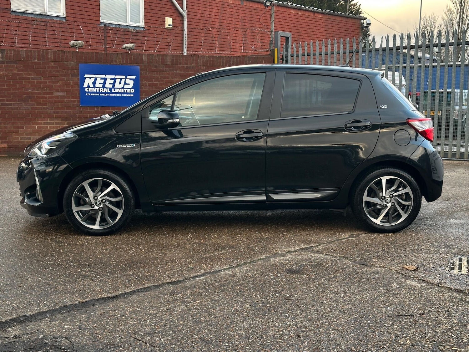 Used Toyota Yaris 2020 for sale - 77253611: Photo 11