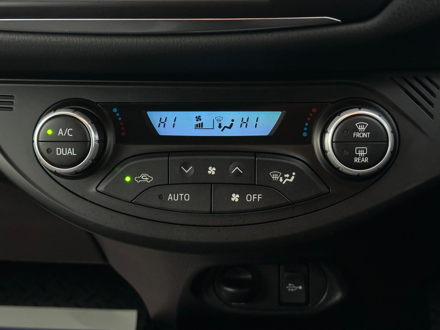 Used Toyota Yaris 2020 for sale - 77253611: Photo 28