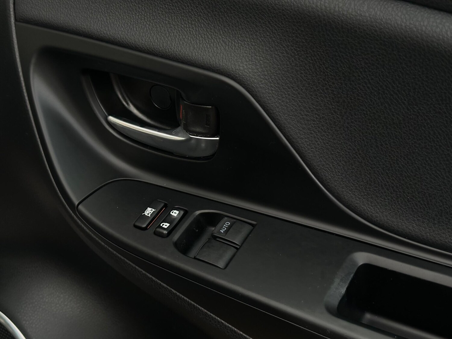 Used Toyota Yaris 2020 for sale - 77253611: Photo 37