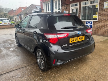 Used Toyota Yaris 2020 for sale - 77253611: Photo