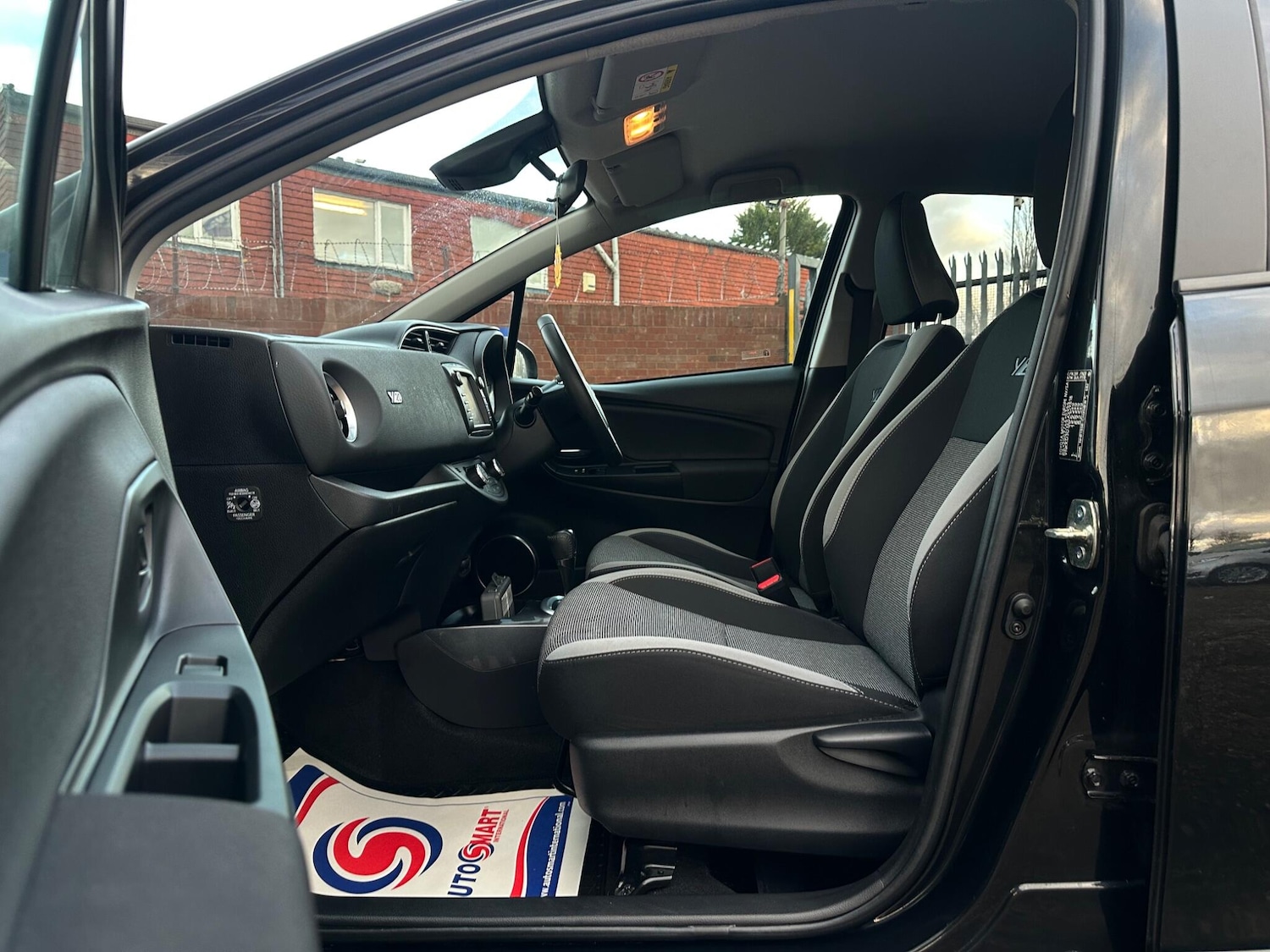 Used Toyota Yaris 2020 for sale - 77253611: Photo 42