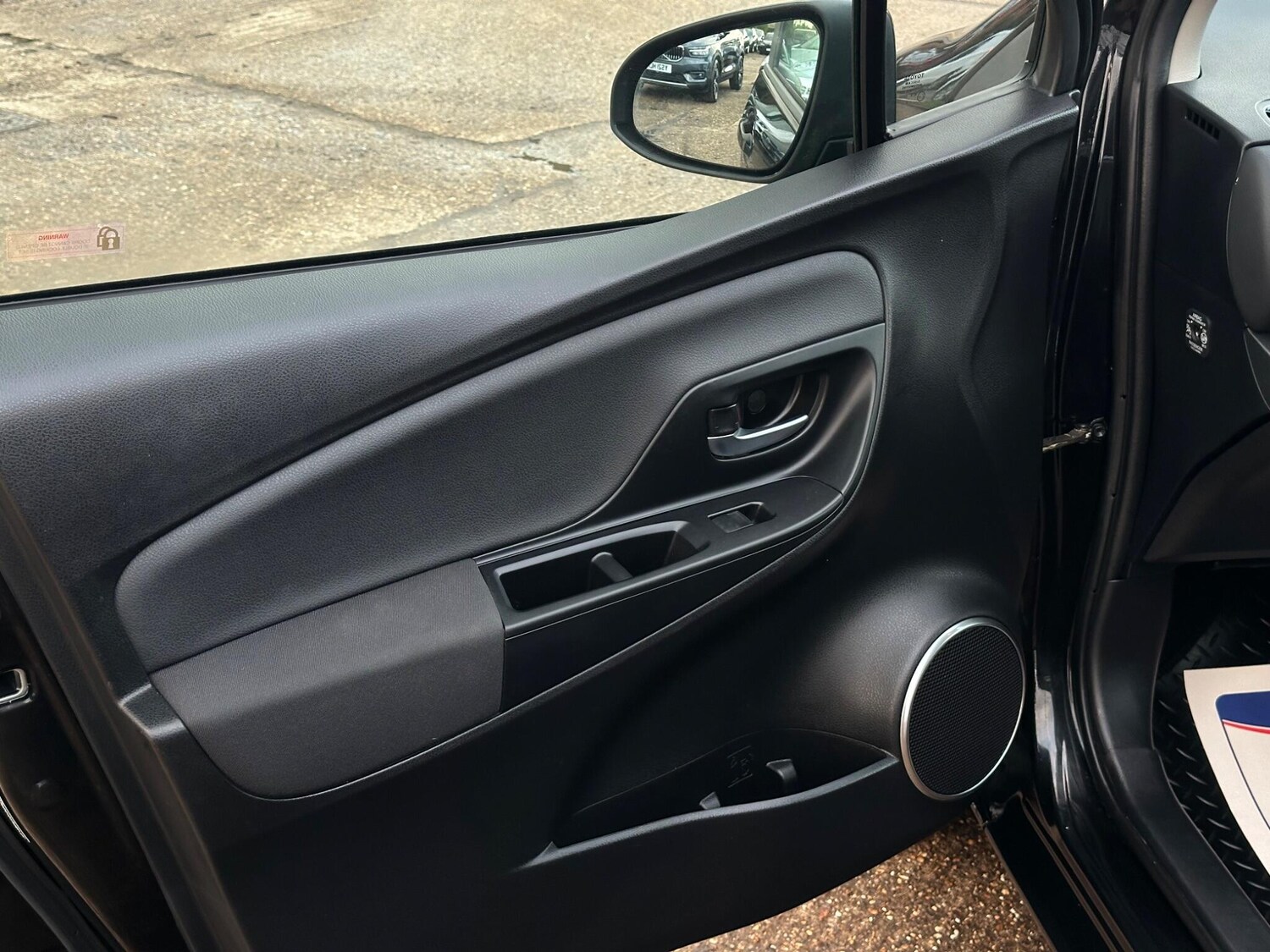 Used Toyota Yaris 2020 for sale - 77253611: Photo 43