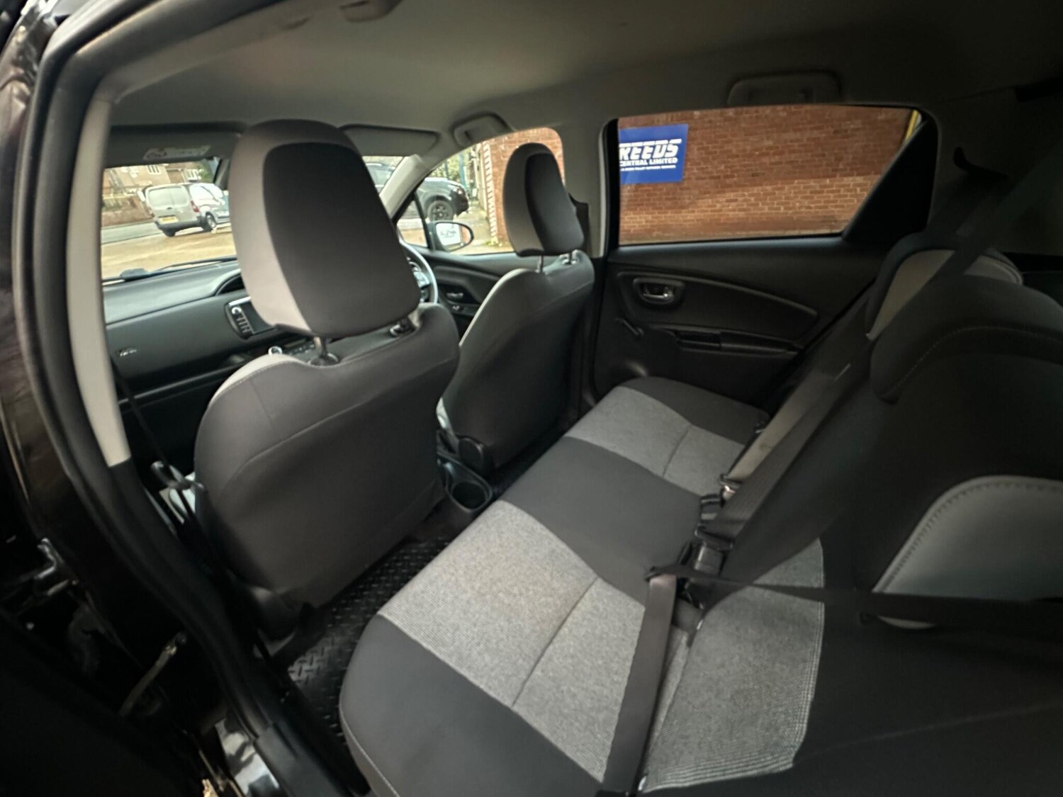 Used Toyota Yaris 2020 for sale - 77253611: Photo 44