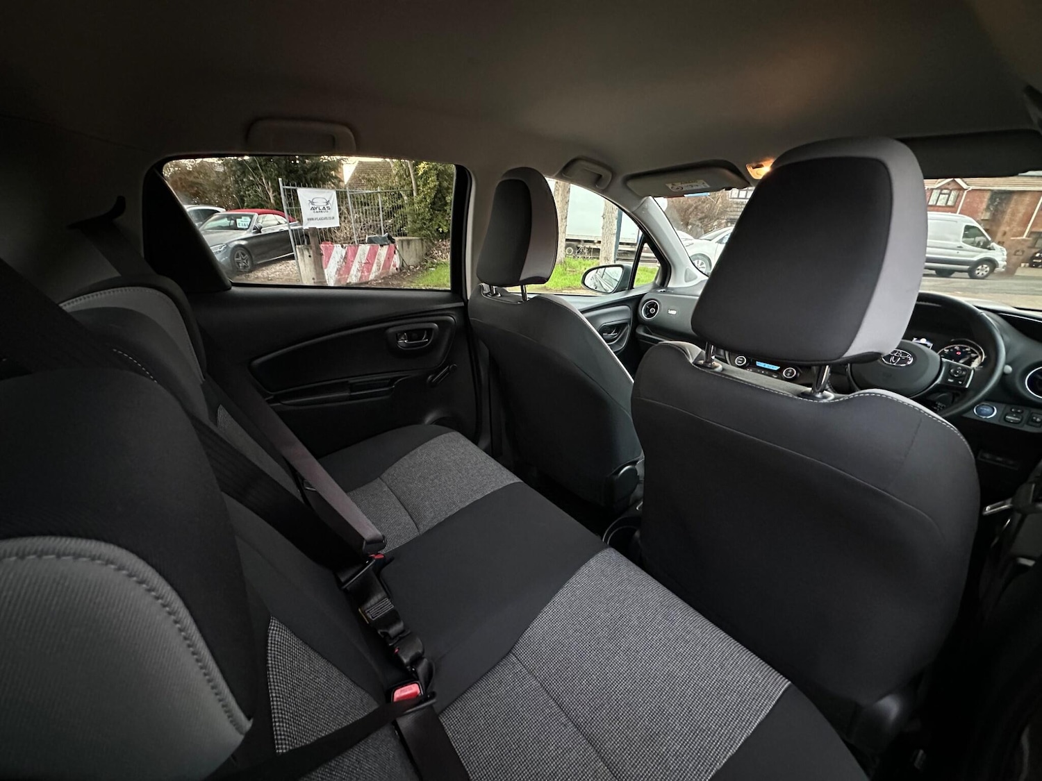 Used Toyota Yaris 2020 for sale - 77253611: Photo 47