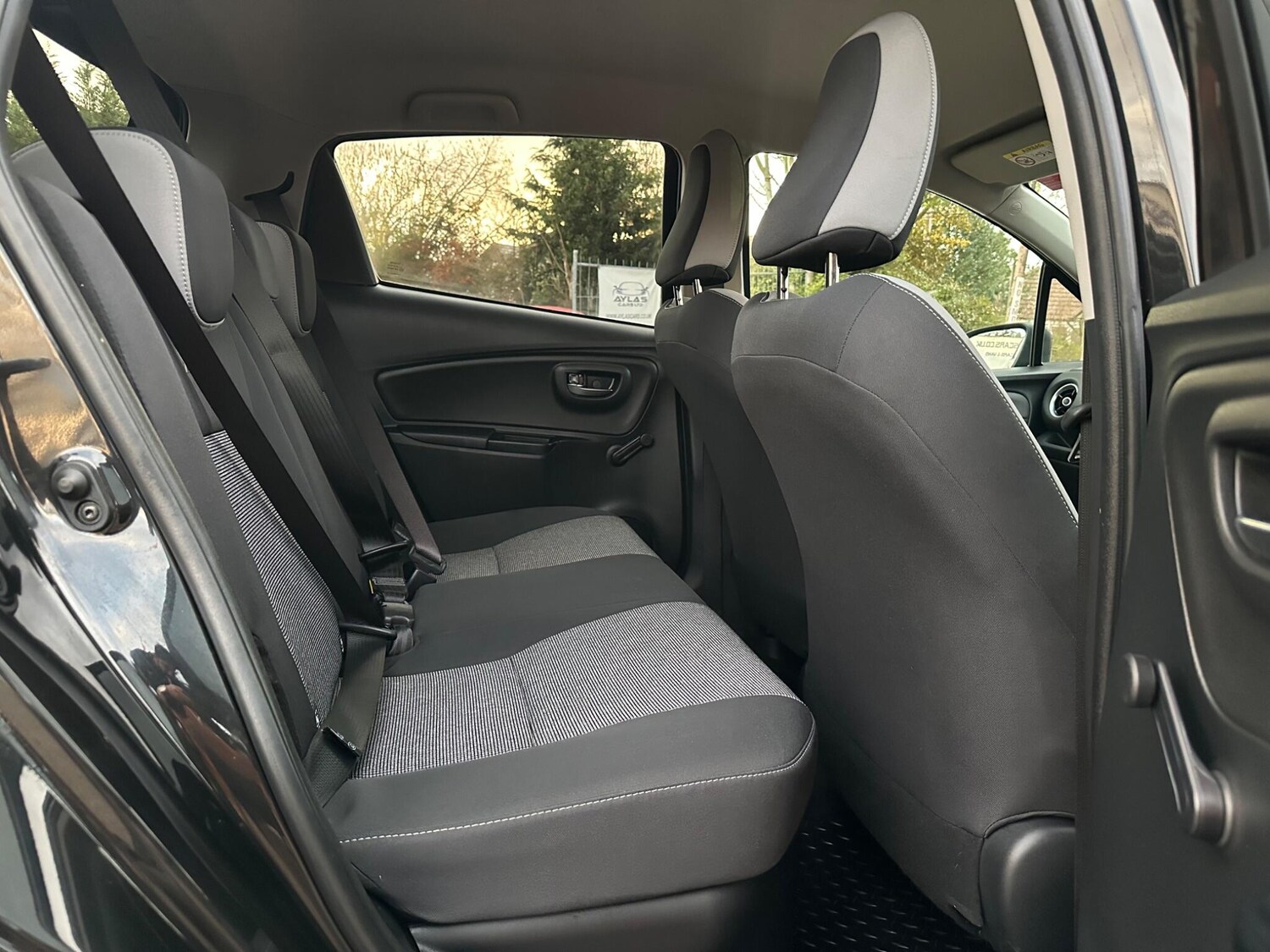 Used Toyota Yaris 2020 for sale - 77253611: Photo 48