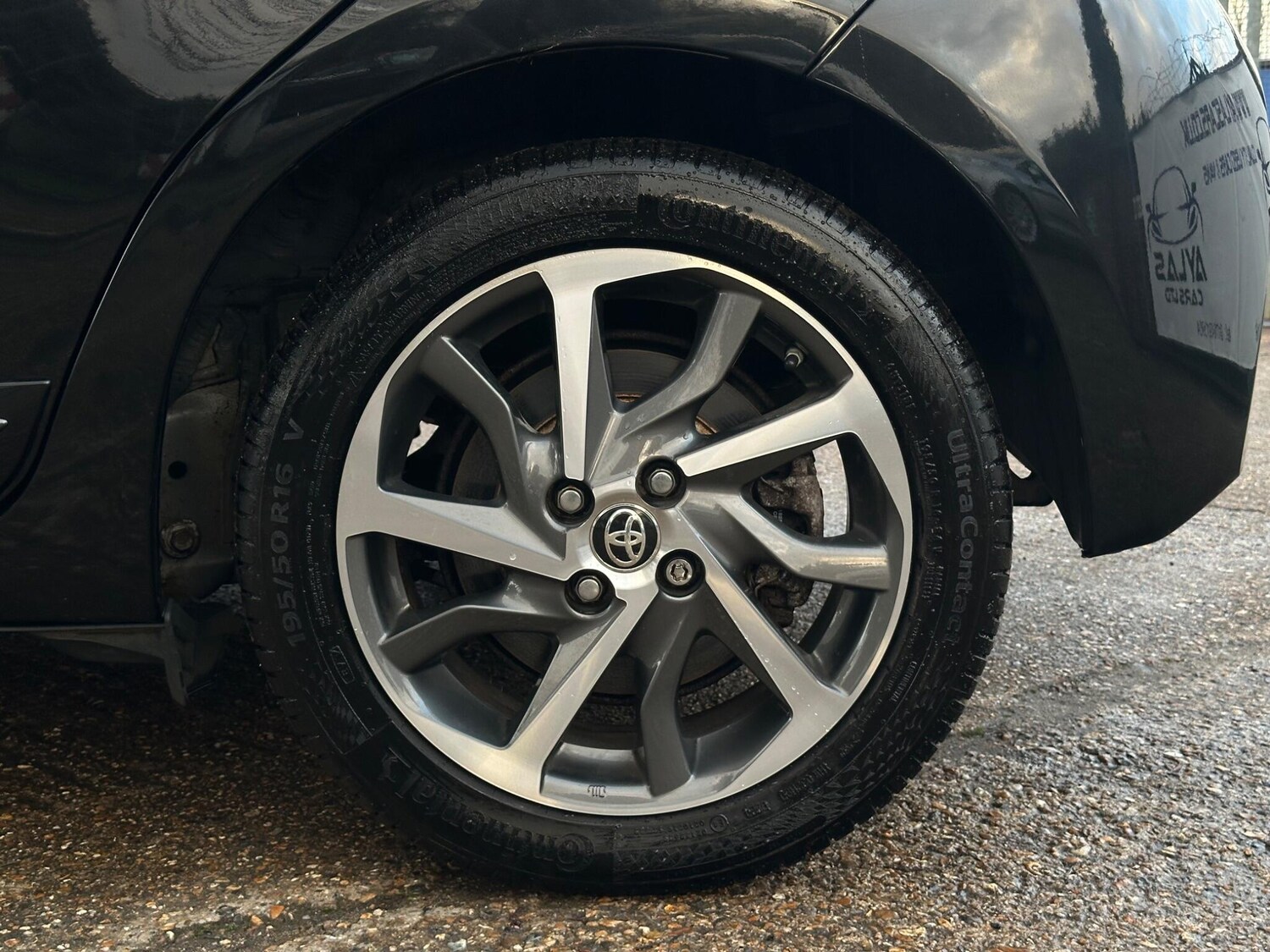 Used Toyota Yaris 2020 for sale - 77253611: Photo 61