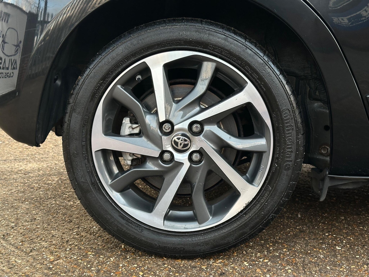 Used Toyota Yaris 2020 for sale - 77253611: Photo 64