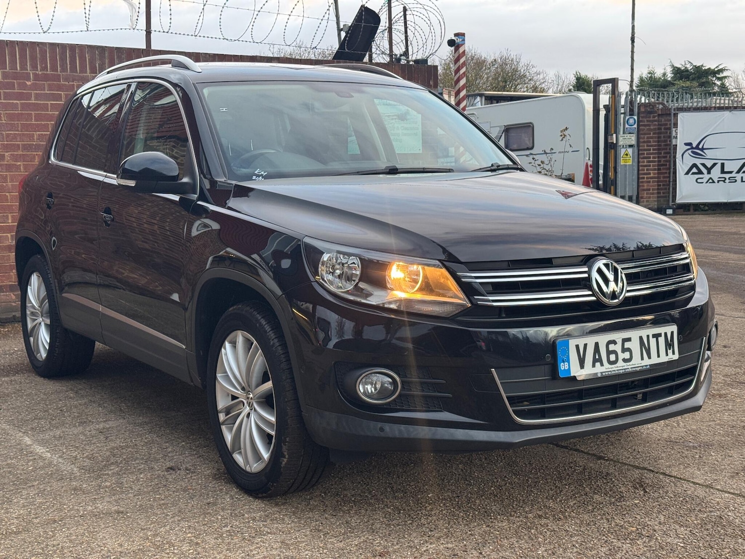 Used Volkswagen Tiguan 2016 for sale - 76742578: Photo 1