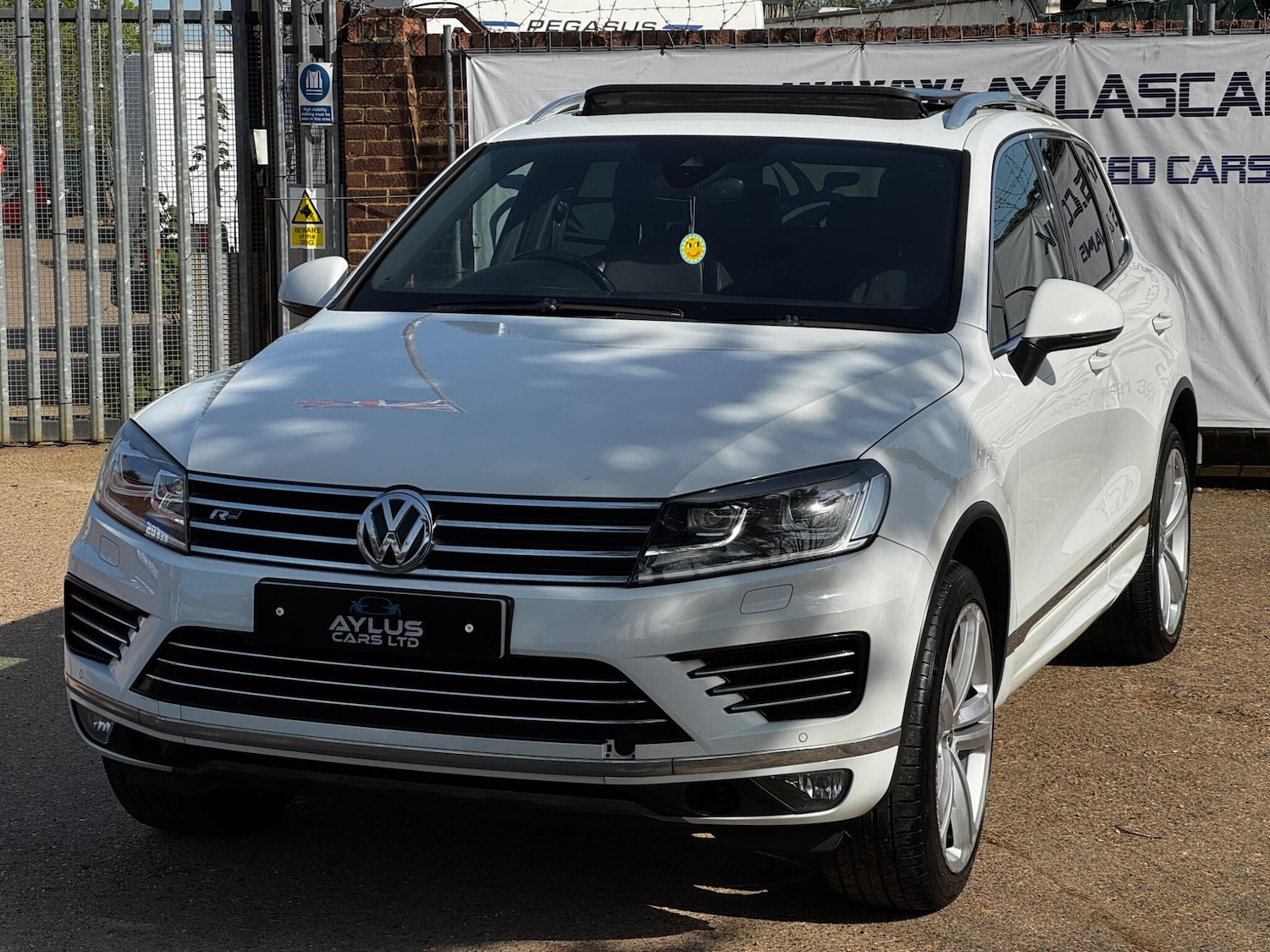 Used Volkswagen Touareg for sale - 78170352: Photo 3