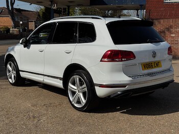 Used Volkswagen Touareg 2016 for sale - 78170352: Photo