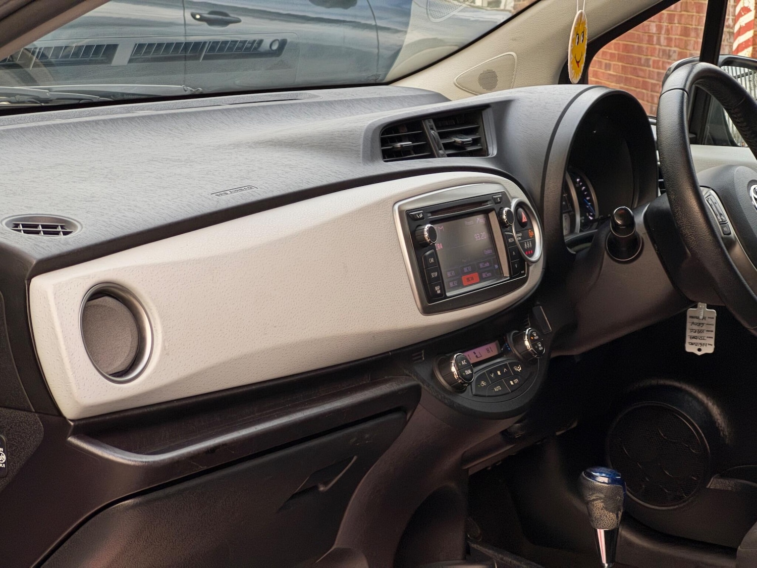 Used Toyota Yaris 2012 for sale - 77203231: Photo 10