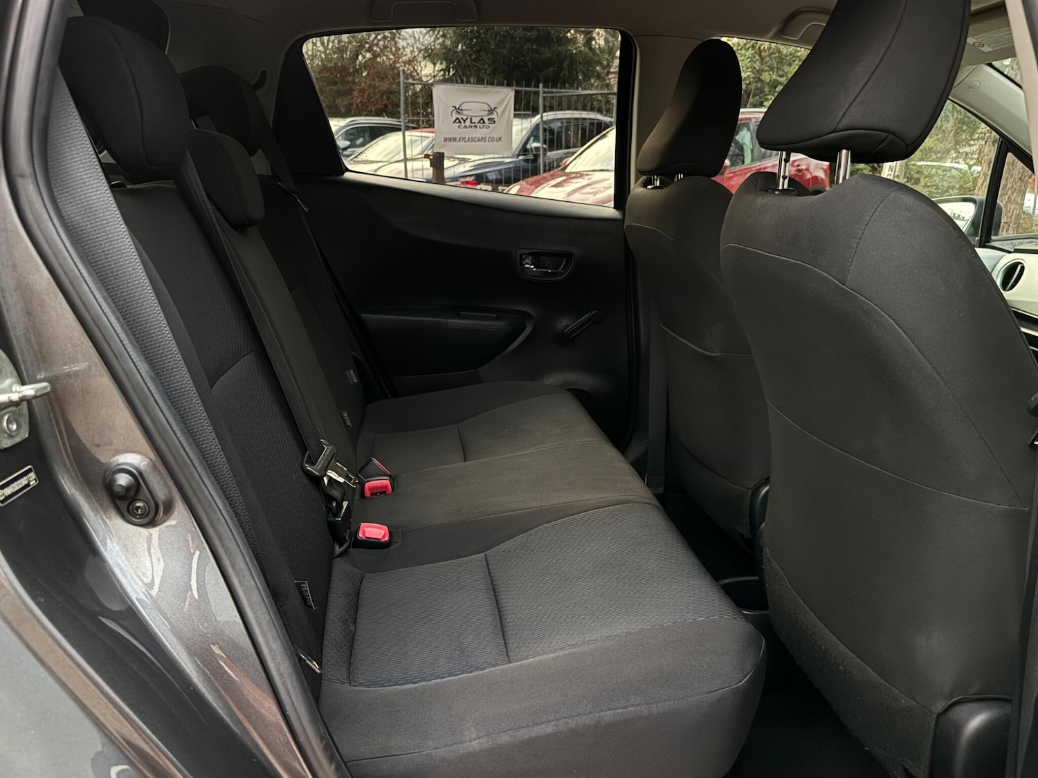 Used Toyota Yaris 2012 for sale - 77203231: Photo 18