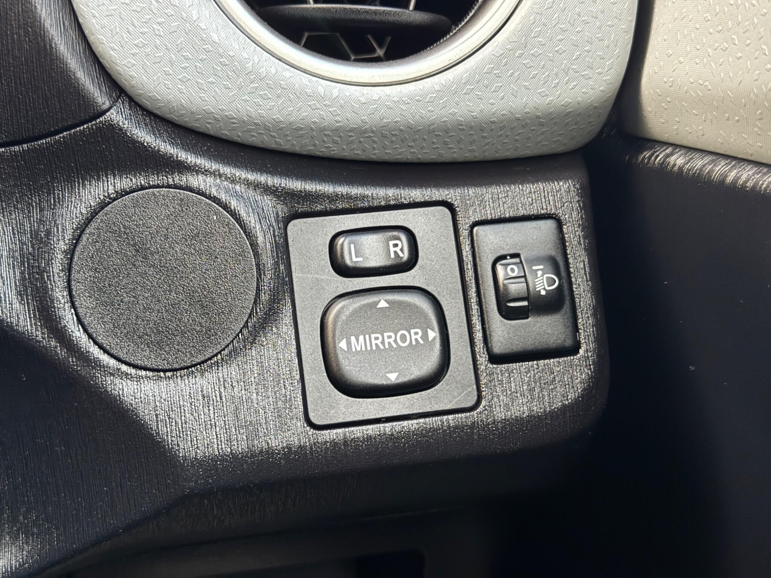 Used Toyota Yaris 2012 for sale - 77203231: Photo 20