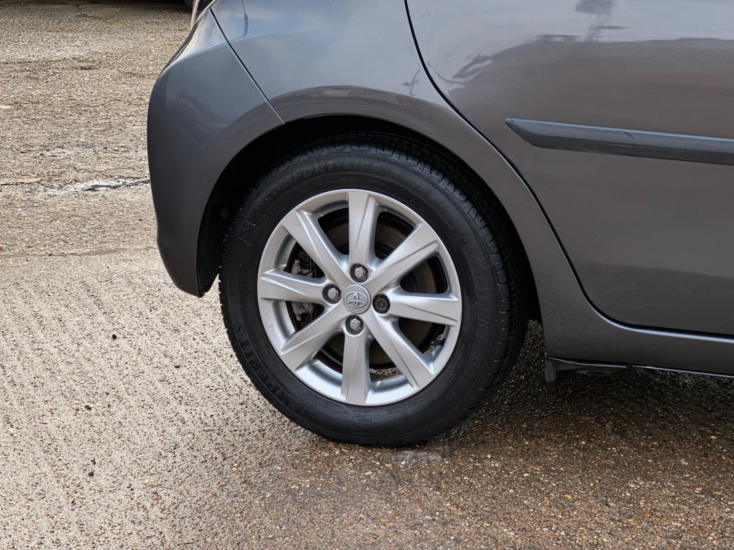 Used Toyota Yaris 2012 for sale - 77203231: Photo 22