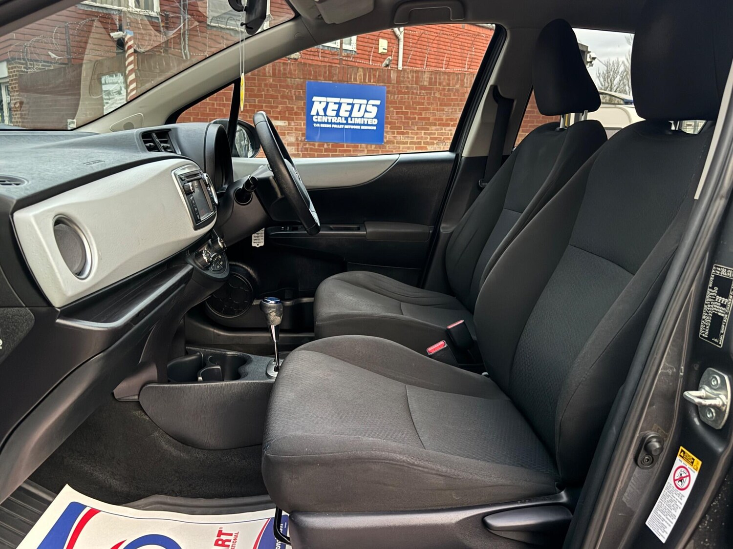 Used Toyota Yaris 2012 for sale - 77203231: Photo 29