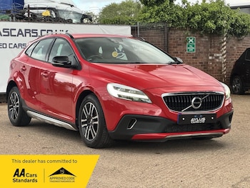 Used Volvo V40 2017 for sale - 78601065: Photo