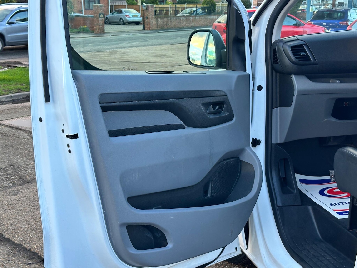 Used Citroen Dispatch for sale - 77586240: Photo 28