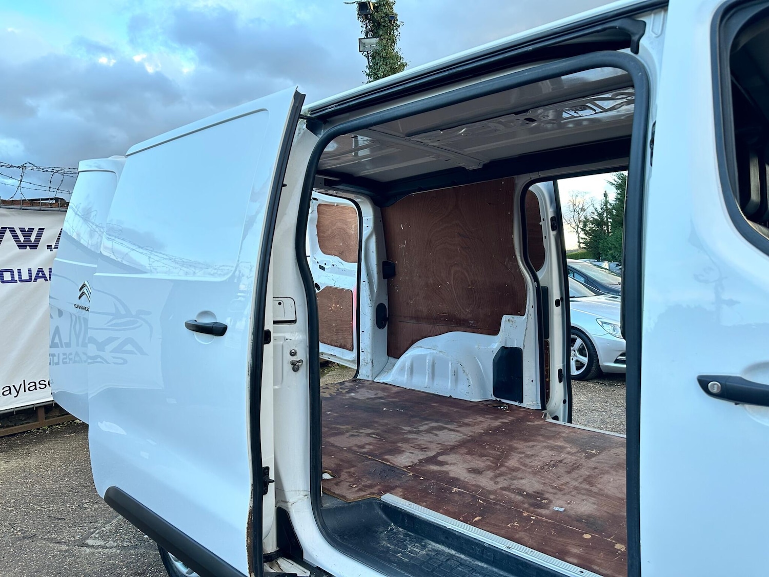 Used Citroen Dispatch for sale - 77586240: Photo 34