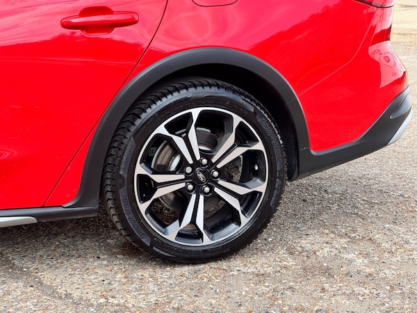 Used Ford Focus 2020 for sale - 75103590: Photo 9