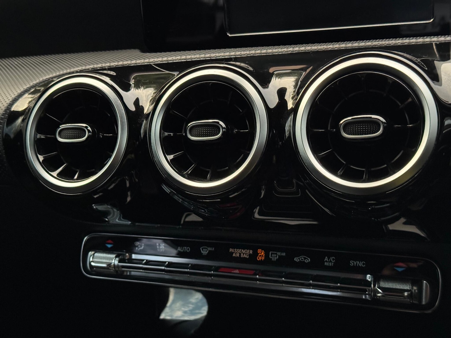 Used Mercedes-Benz A-Class 2018 for sale - 76337648: Photo 16