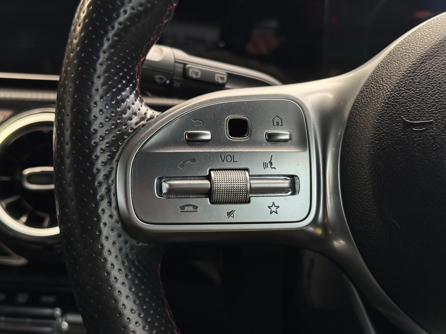 Used Mercedes-Benz A-Class 2018 for sale - 76337648: Photo 17