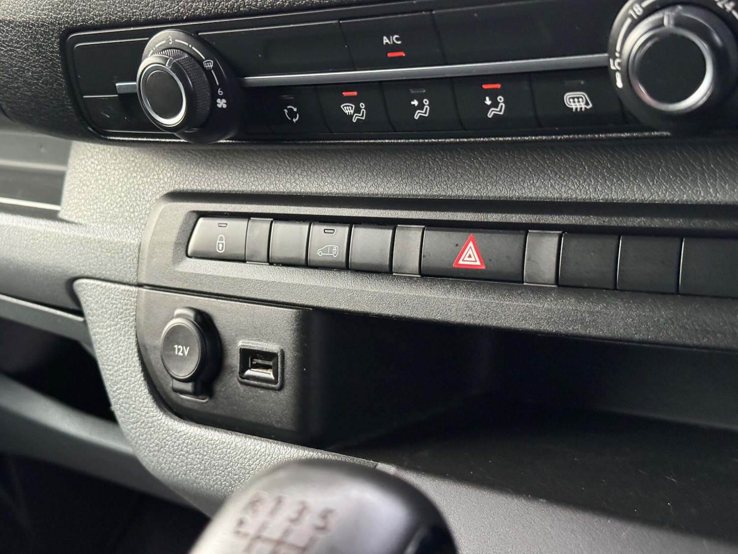 Used Vauxhall Vivaro 2021 for sale - 77331911: Photo 17