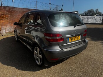 Used Mercedes-Benz B Class 2011 for sale - 78170627: Photo