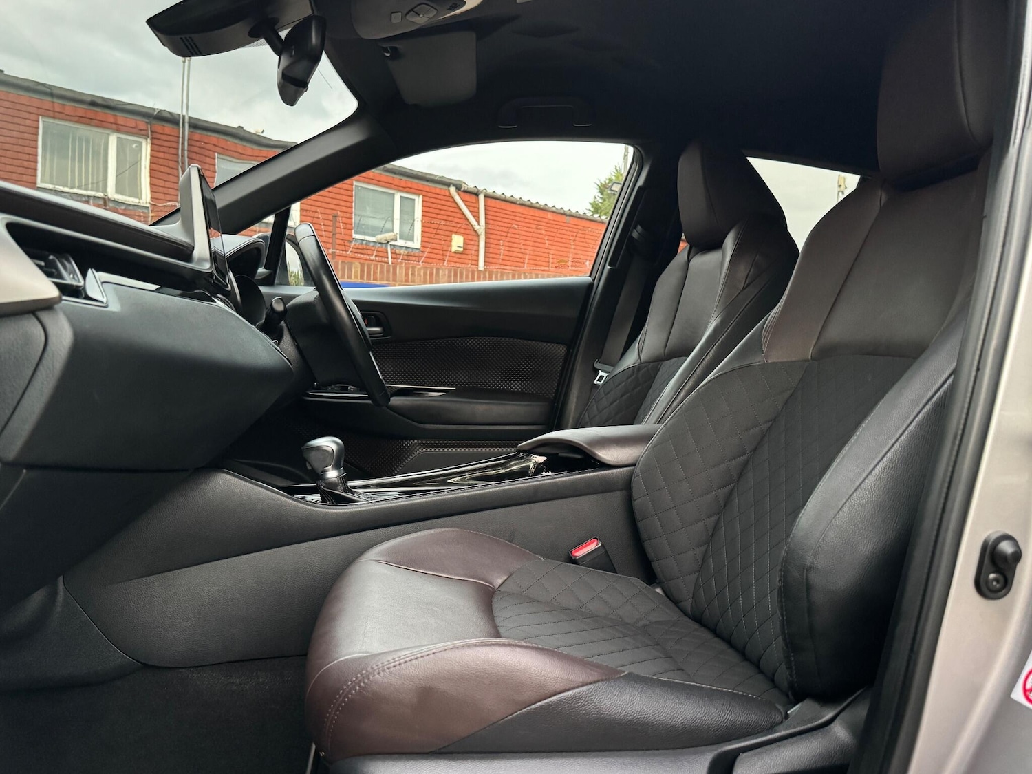 Used Toyota C-HR 2018 for sale - 76094755: Photo 27