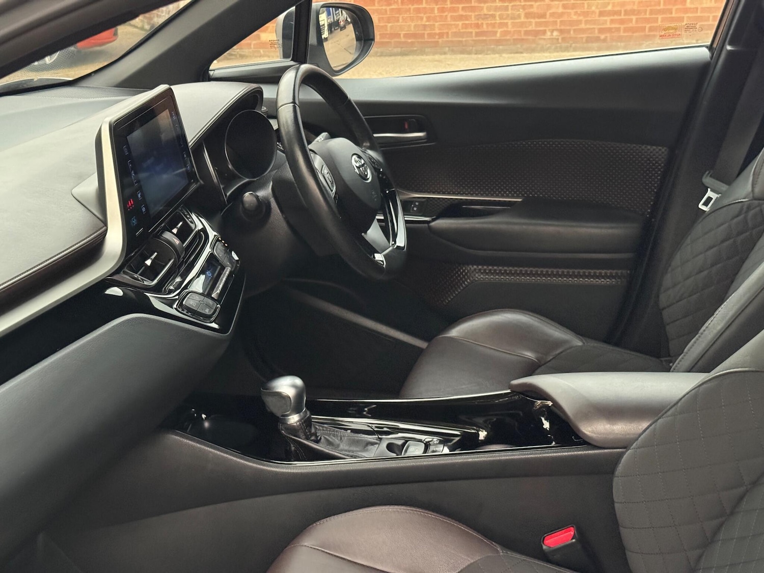 Used Toyota C-HR 2018 for sale - 76094755: Photo 28