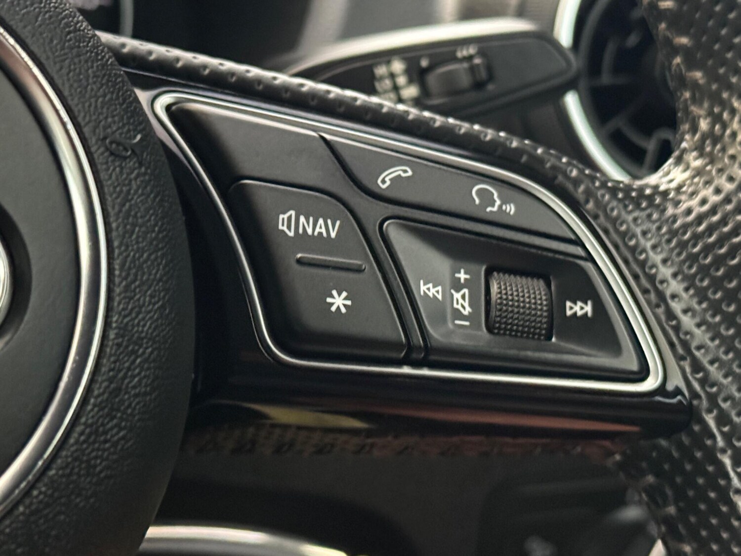 Used Audi Q2 2017 for sale - 75940129: Photo 42