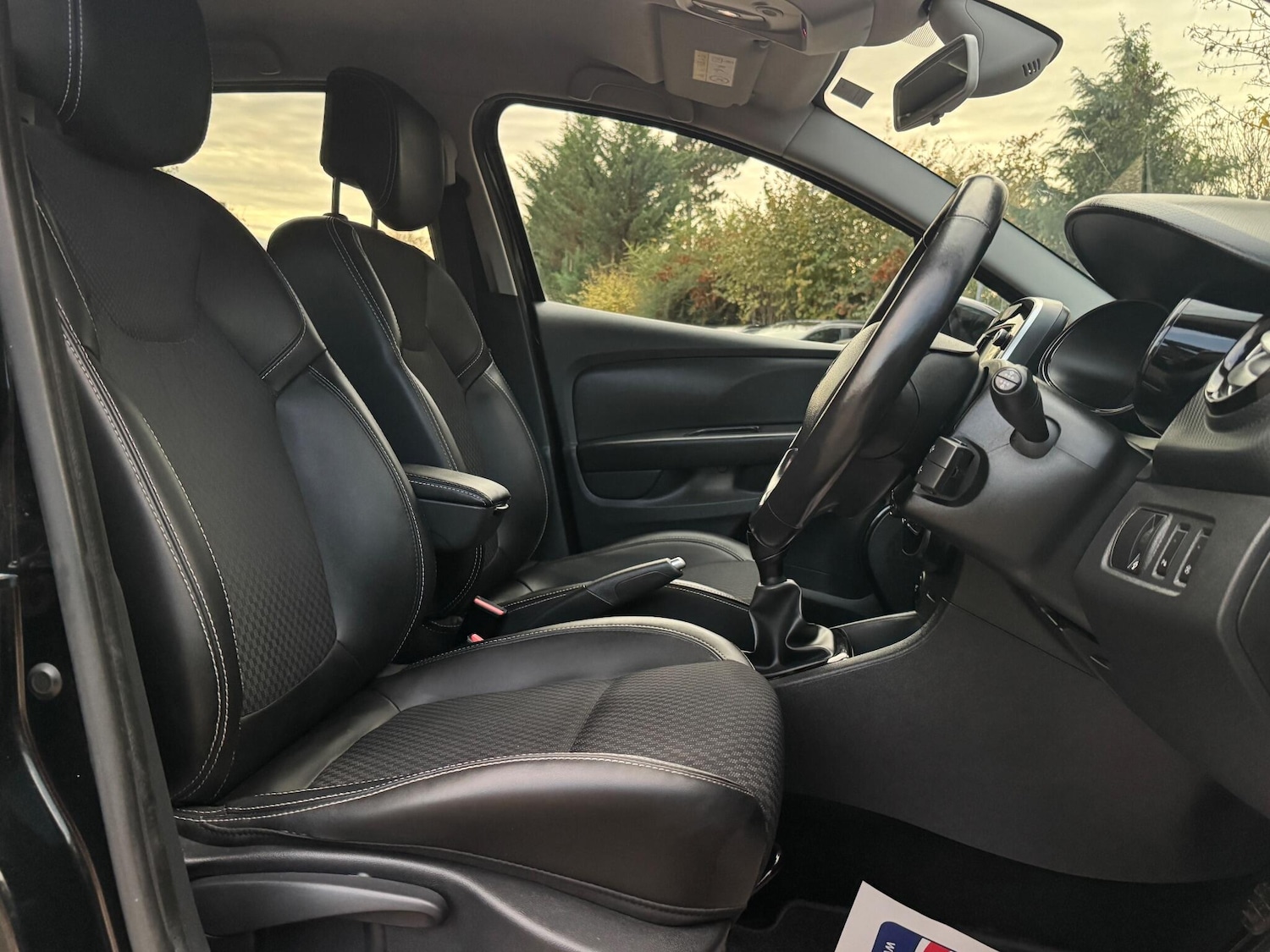 Used Renault Clio 2017 for sale - 76473895: Photo 17