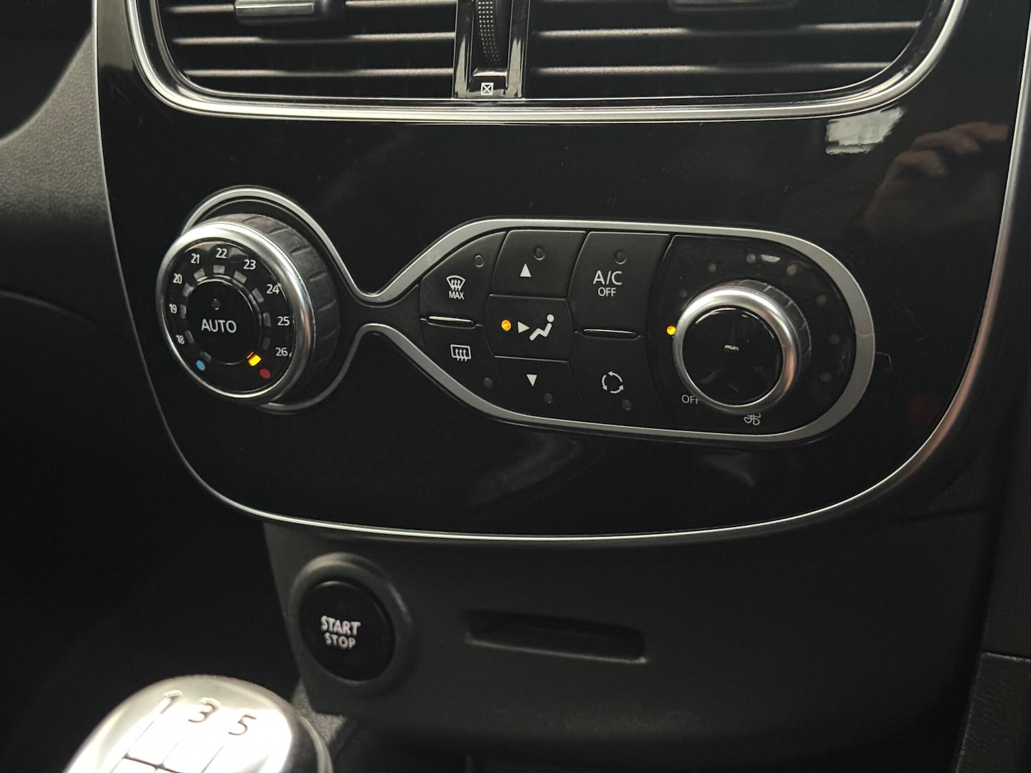 Used Renault Clio 2017 for sale - 76473895: Photo 26