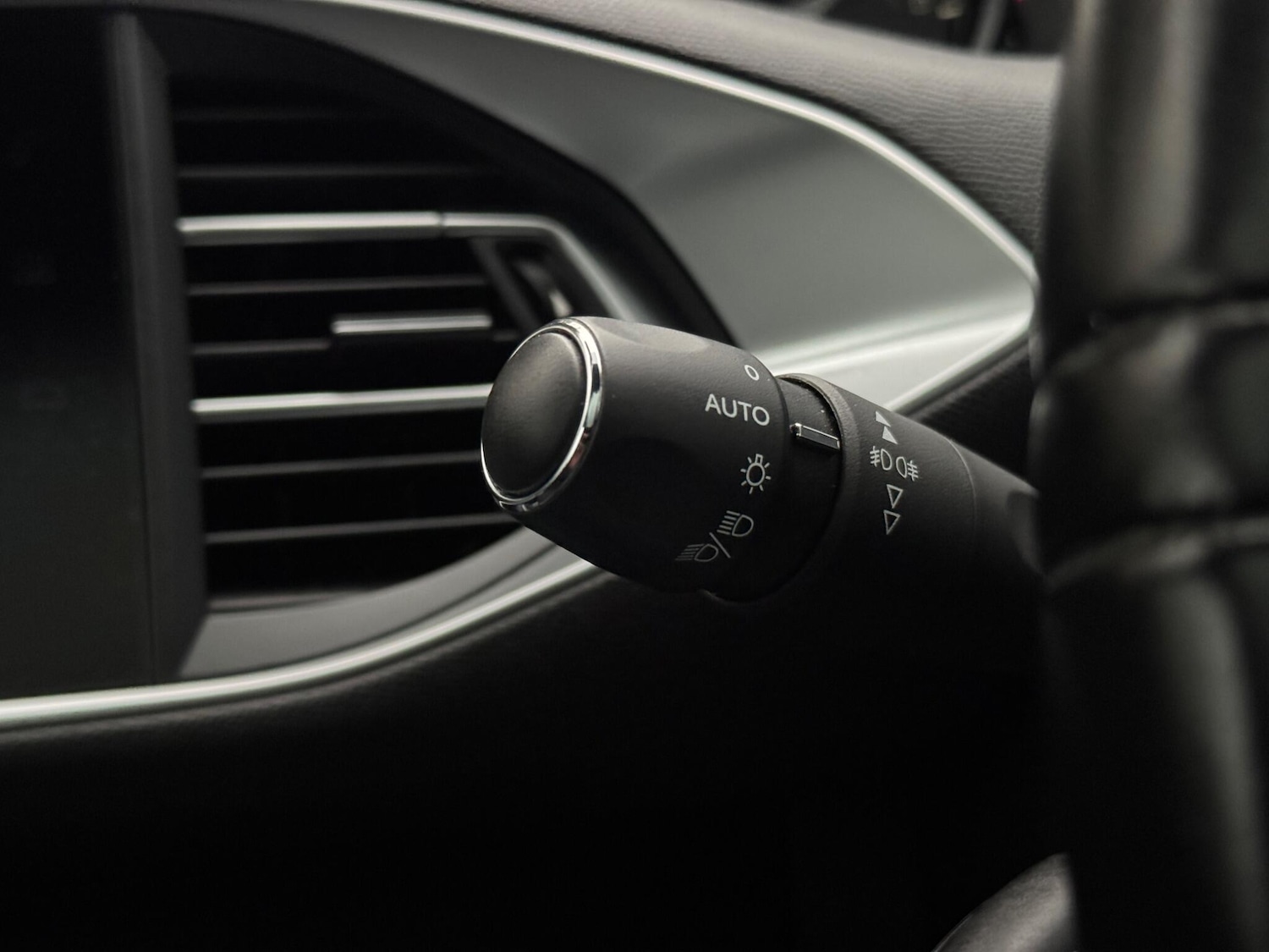 Used Peugeot 308 2020 for sale - 77029408: Photo 46