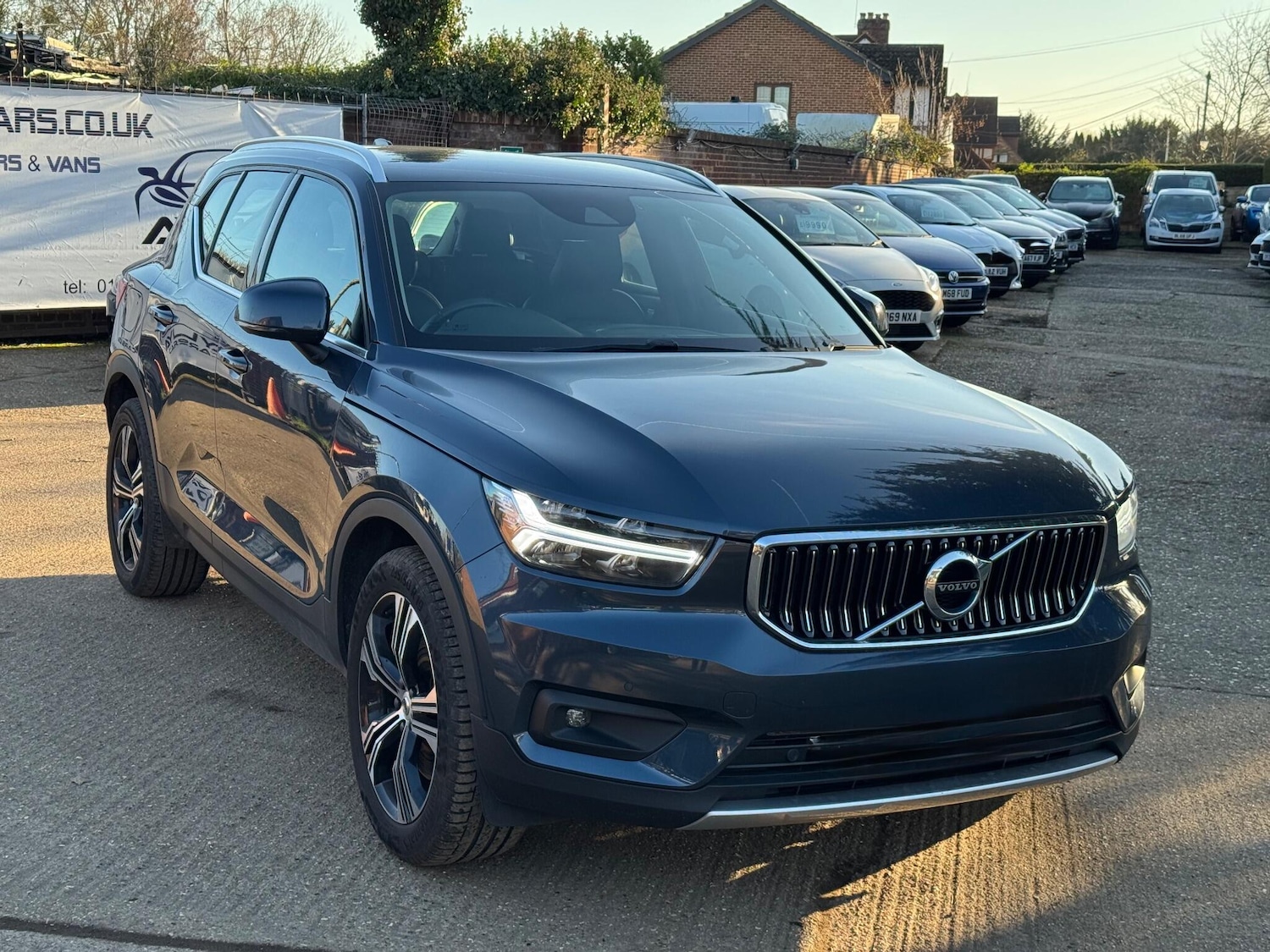 Used Volvo XC40 for sale - 76659353: Photo 1