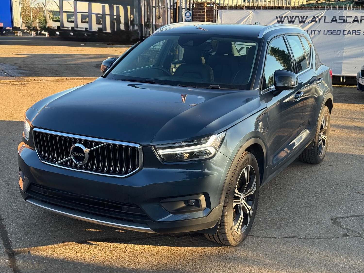 Used Volvo XC40 for sale - 76659353: Photo 3