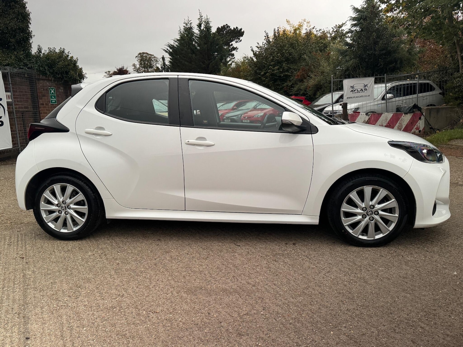 Used Toyota Yaris 2022 for sale - 76997388: Photo 14
