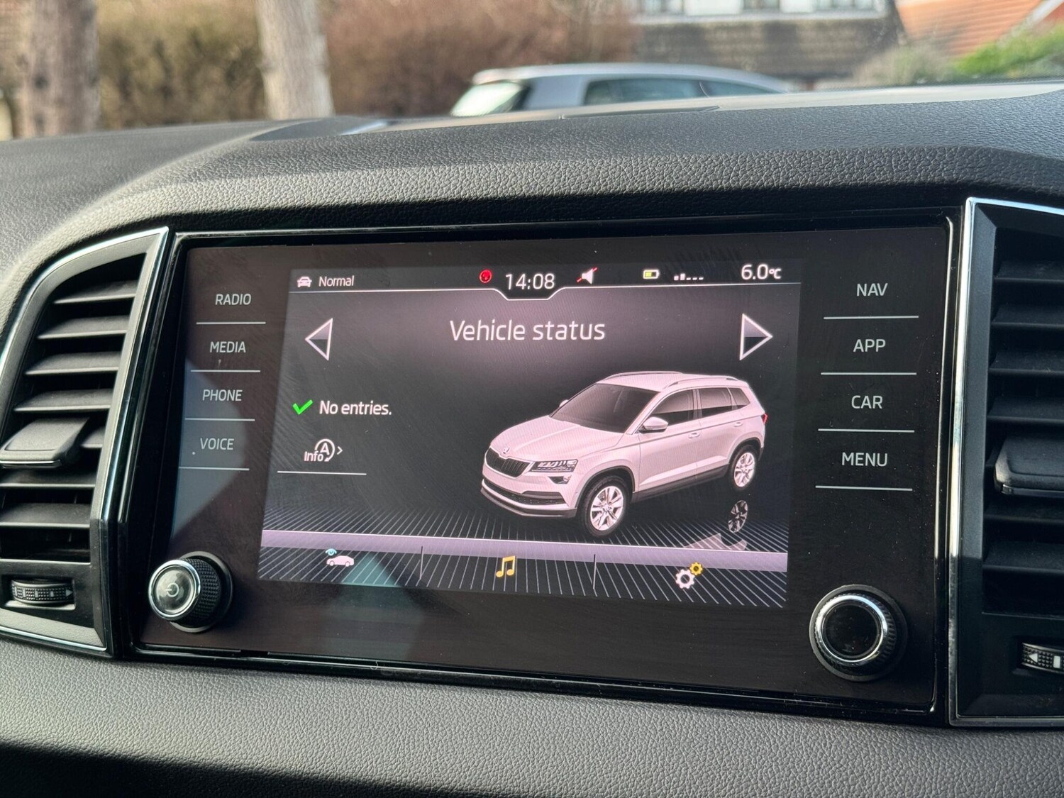 Used Skoda Karoq 2020 for sale - 77203691: Photo 32