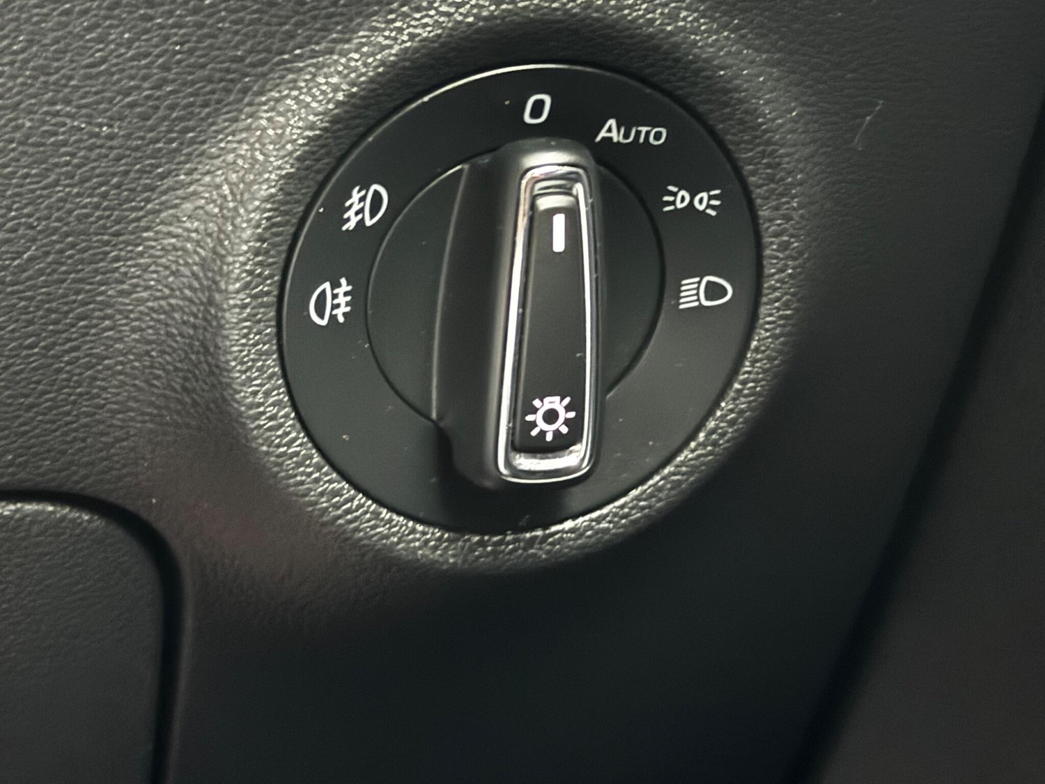 Used Skoda Karoq 2018 for sale - 77671764: Photo 37