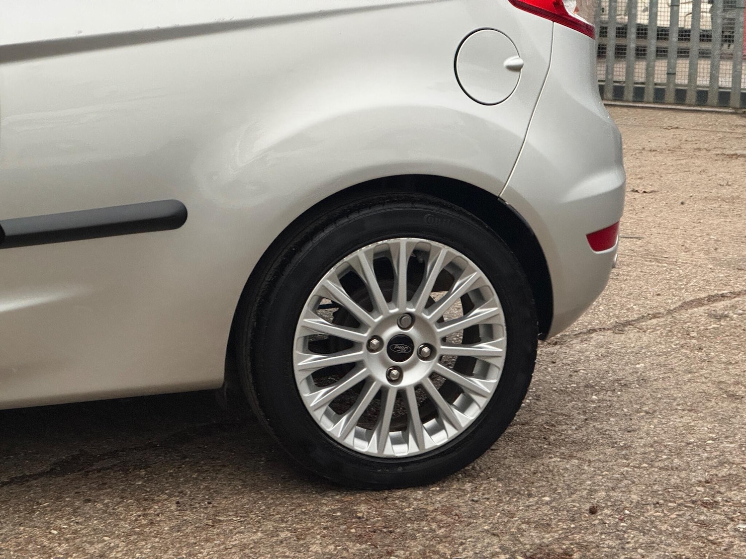 Used Ford Fiesta 2015 for sale - 76326265: Photo 23