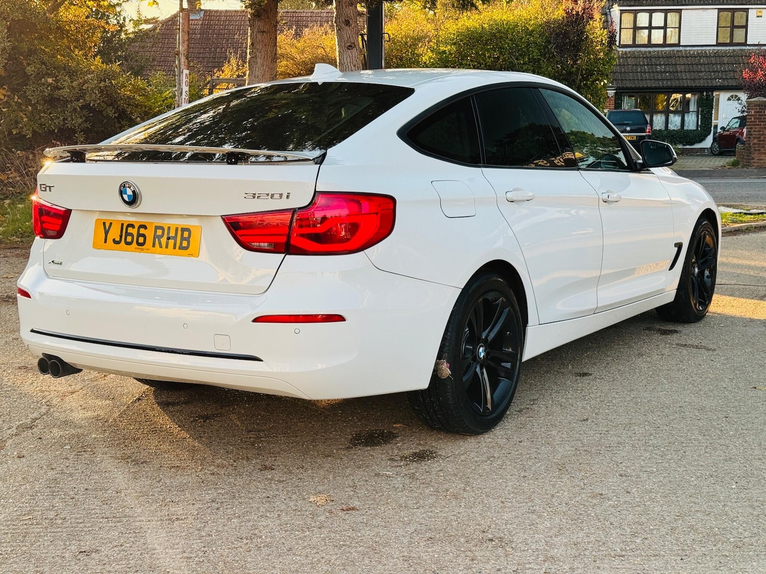 Used BMW 3 Series Gran Turismo 2017 for sale - 76108847: Photo 10