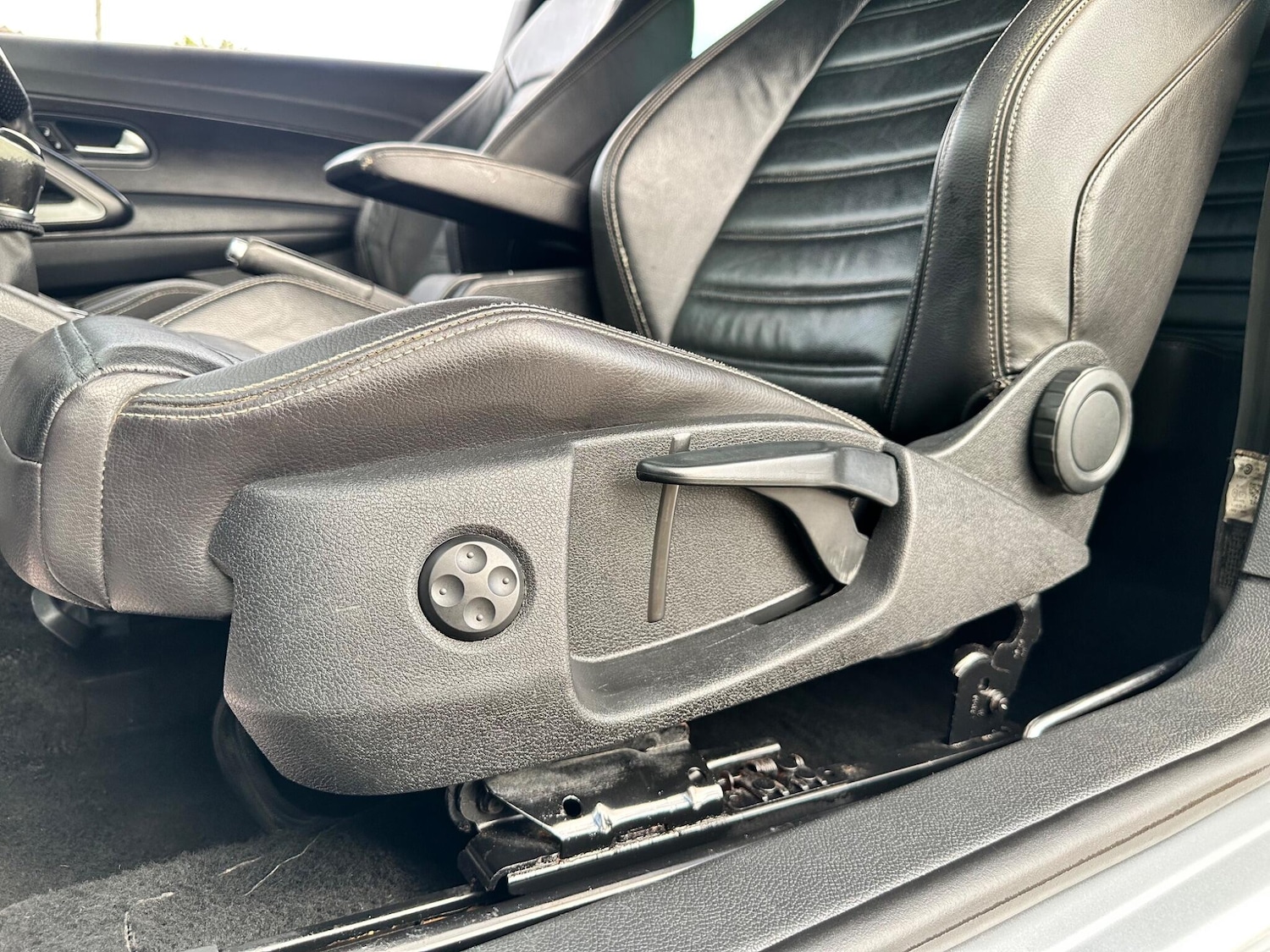 Used Volkswagen Scirocco 2014 for sale - 77722817: Photo 34