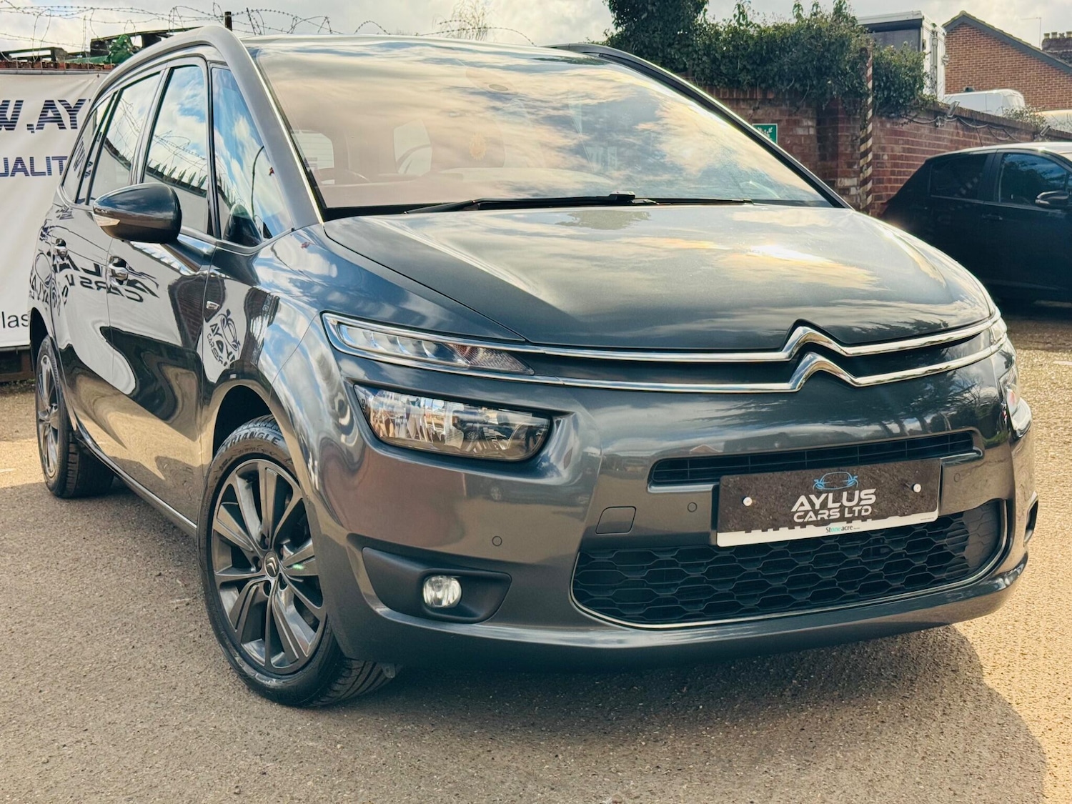 Used Citroen Grand C4 Picasso 2016 for sale - 77657670: Photo 2
