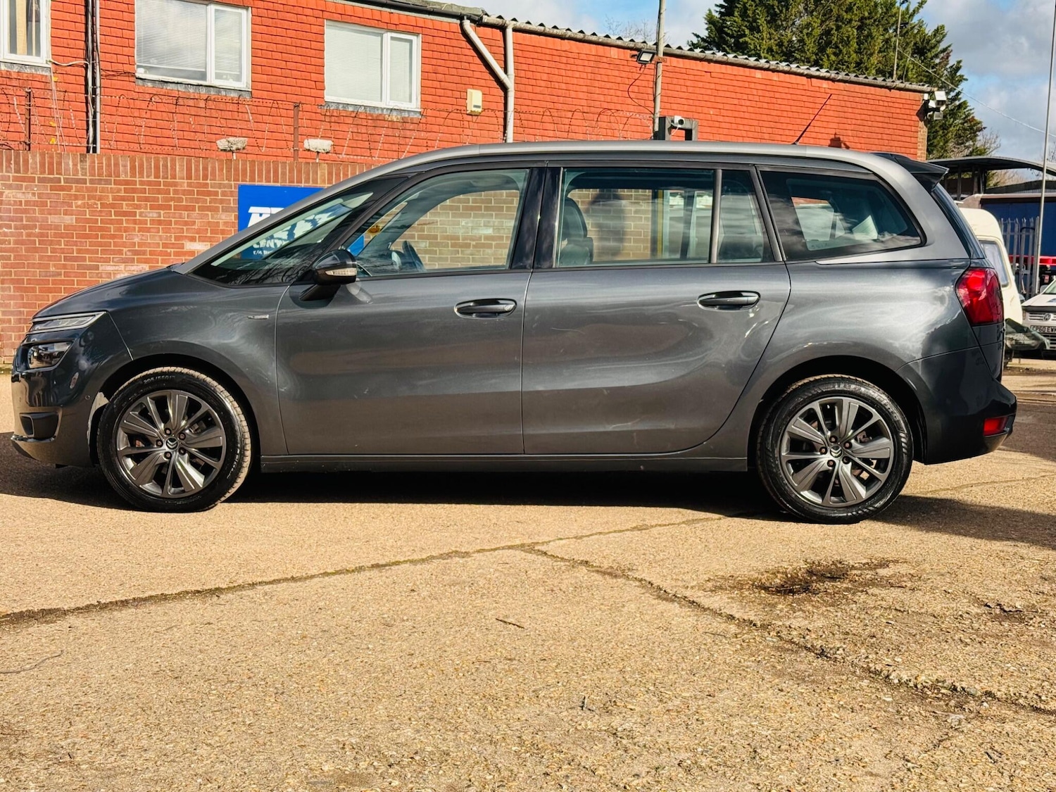 Used Citroen Grand C4 Picasso 2016 for sale - 77657670: Photo 5