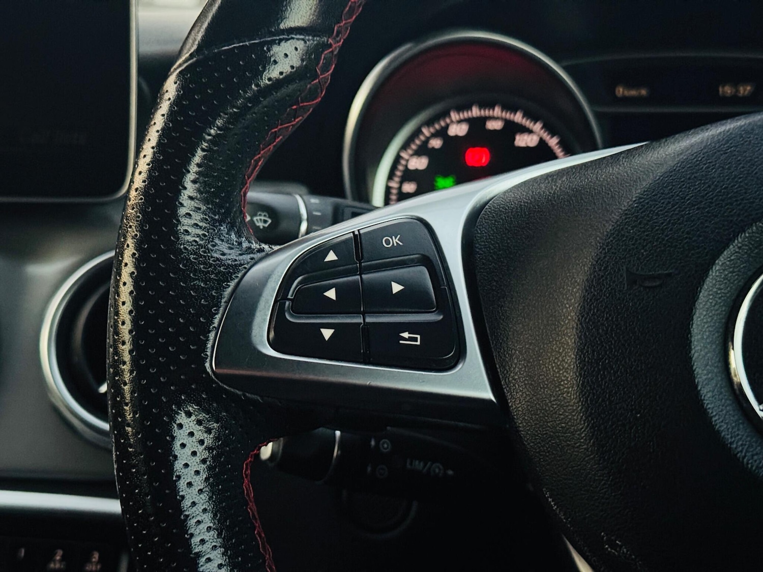 Used Mercedes-Benz GLA 2018 for sale - 76839693: Photo 17