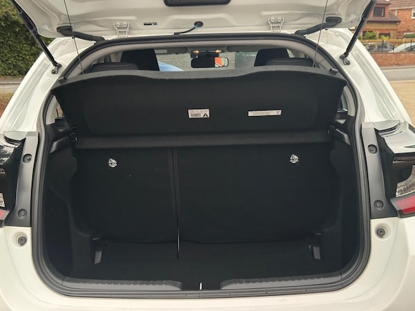 Used Toyota Yaris 2022 for sale - 76270006: Photo 21