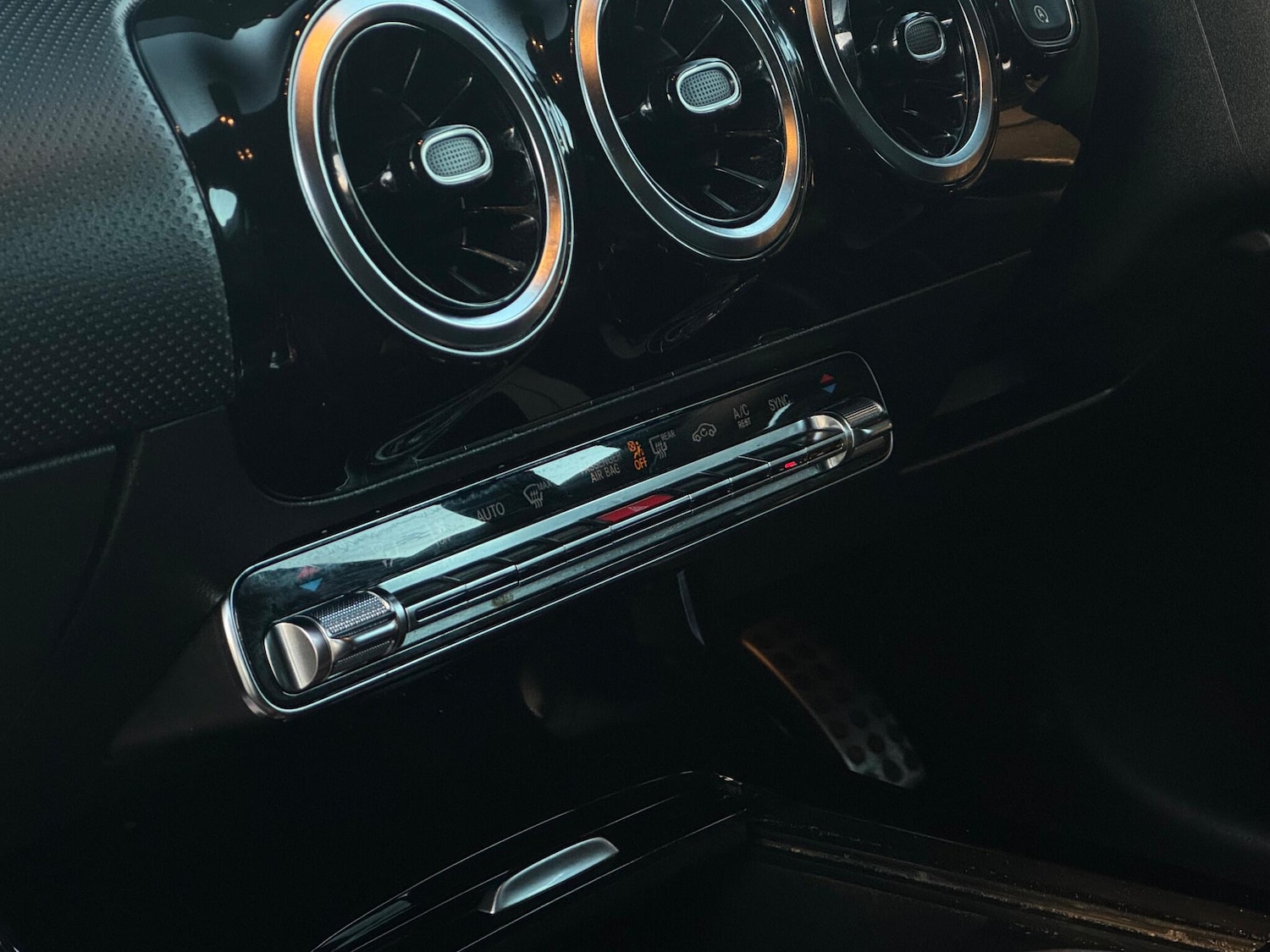 Used Mercedes-Benz A-Class 2018 for sale - 77098025: Photo 35