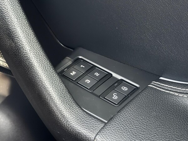 Used Jaguar F-Pace 2017 for sale - 75601357: Photo 29