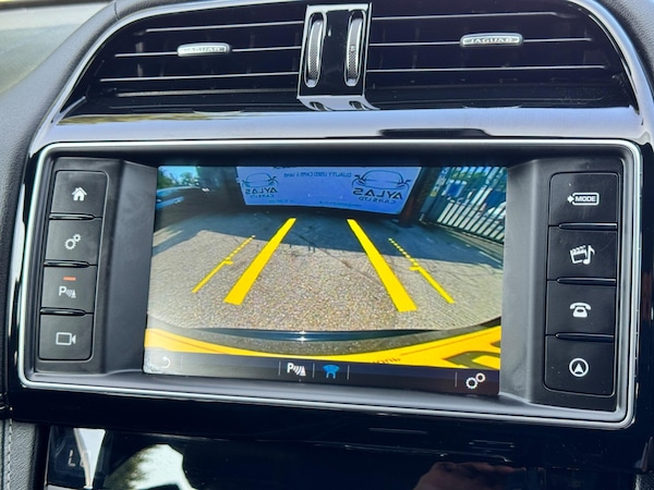 Used Jaguar F-Pace 2017 for sale - 75601357: Photo 32