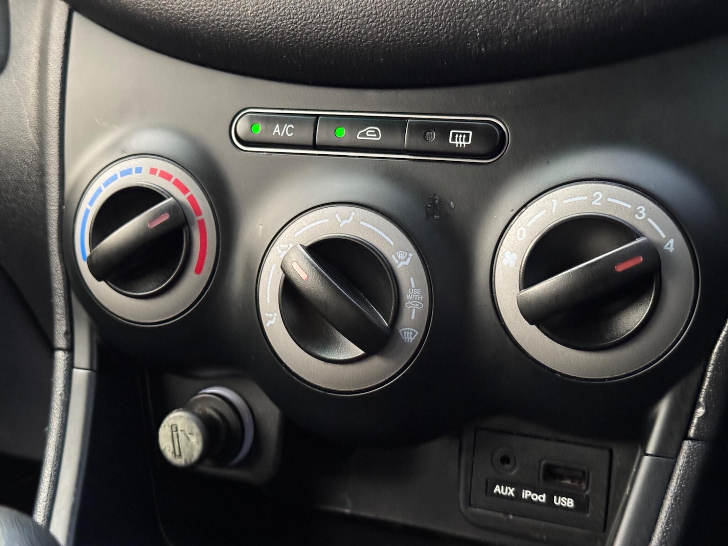 Used Hyundai i10 2011 for sale - 77081954: Photo 21