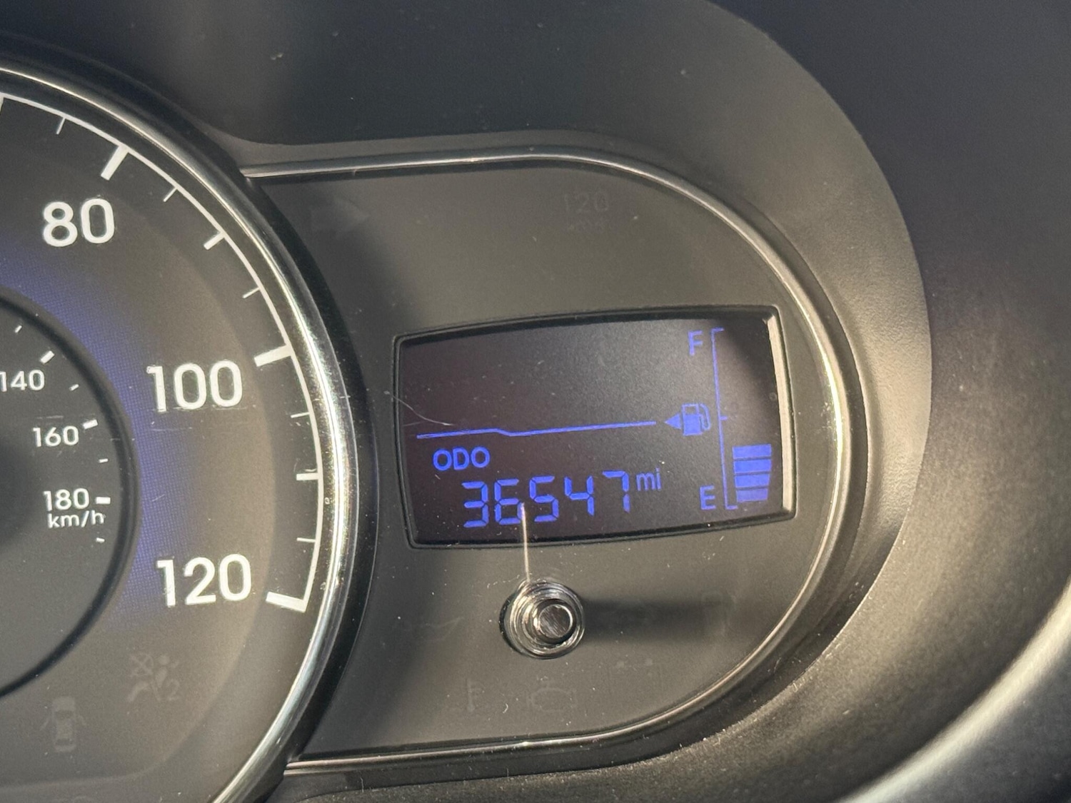 Used Hyundai i10 2011 for sale - 77081954: Photo 24